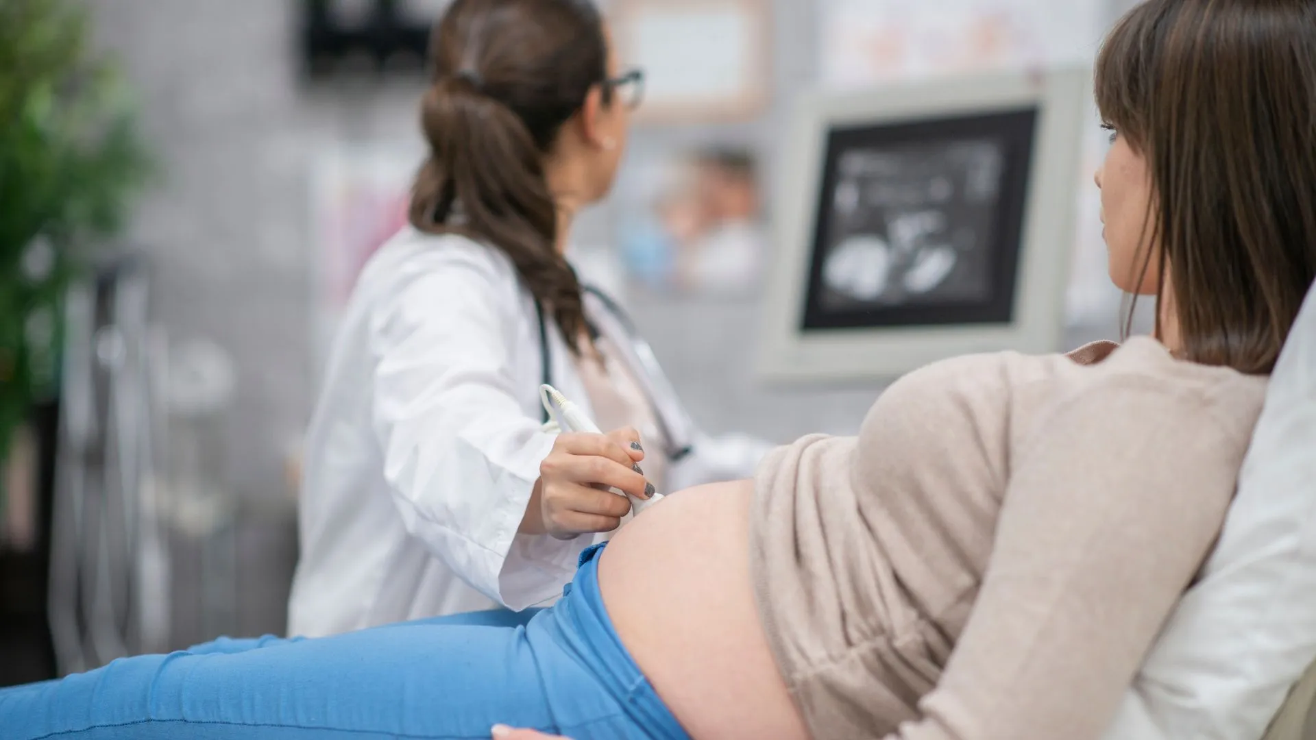 Nutrition Tips for Maintaining Muscle Strength During Pregnancy : 5 Min Critical Guide 8 Muscle Strength During Pregnancy : When Professional Support Makes Sense